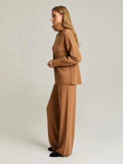 Andiata naisten neulepusero, MAEVA KNIT Kameli