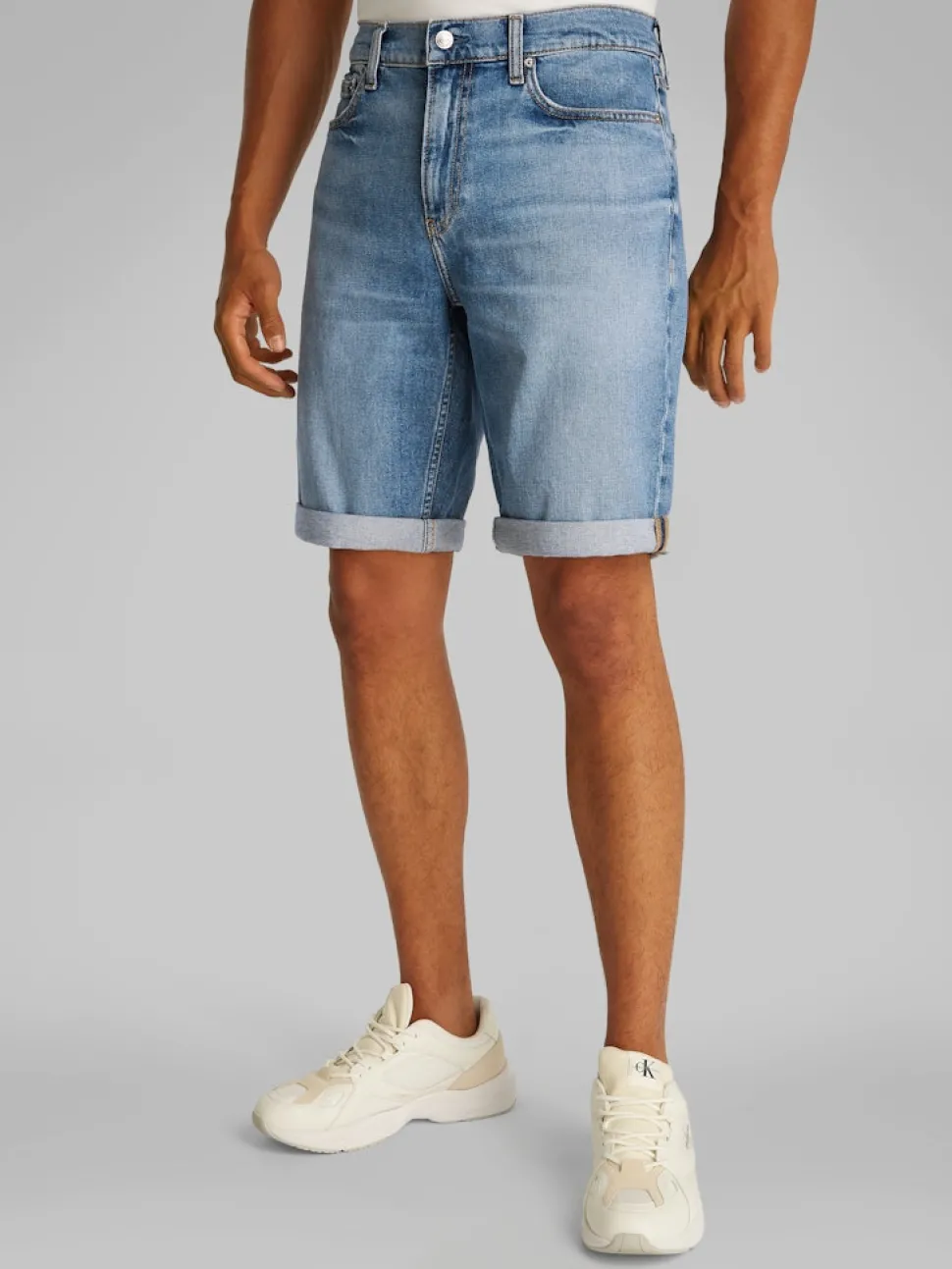 Calvin Klein Jeans miesten shortsit, SLIM SHORT 1A4 MID BLUE Sininen, Indigo