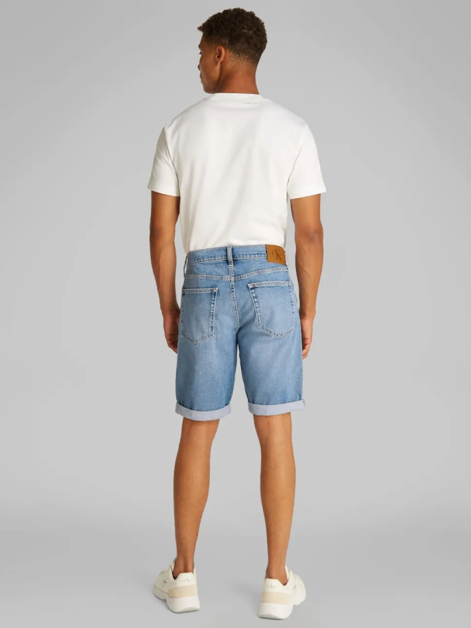 Calvin Klein Jeans miesten shortsit, SLIM SHORT 1A4 MID BLUE Sininen, Indigo
