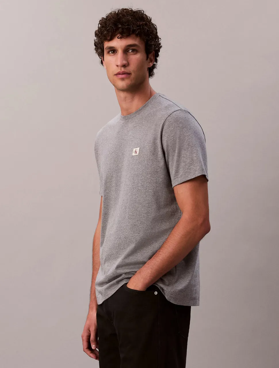 Calvin Klein Jeans miesten t-paita SS Badge 30S Jersey Classic Tee, harmaa