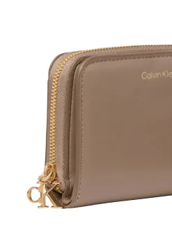 Calvin Klein naisten lompakko CK Medium Flap Zip Around, beige