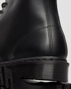 Dr. Martens unisex kengät, 1460 MONO 8 EYE BOOT Musta