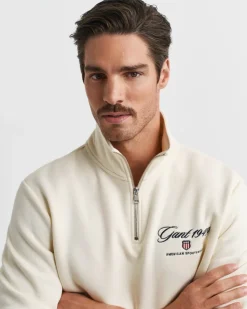 Gant Miesten Collegepusero Graphic Half Zip, Luonnonvalkoinen
