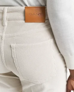 Gant naisten vakosamettihousut, SLIM FLARE STRETCH CORDUROY JEANS Luonnonvalkoinen
