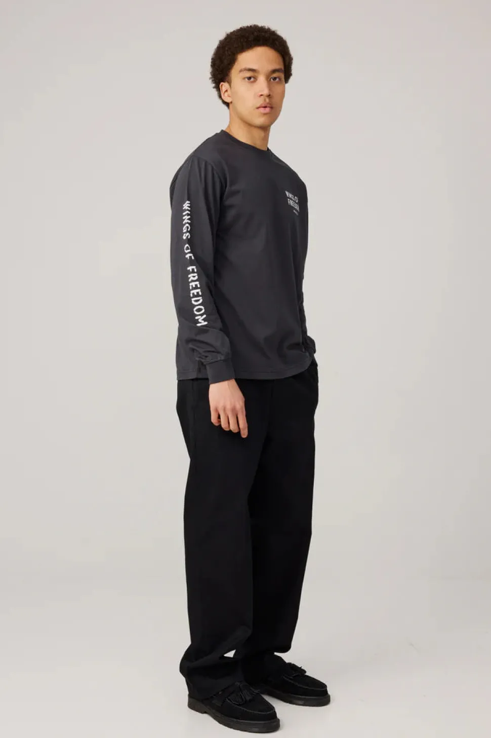 Makia miesten pitkähihainen paita Wings Long Sleeve, musta