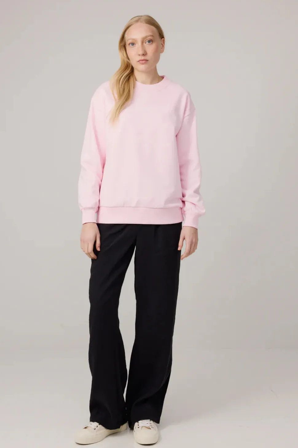 Makia naisten collegepaita Makia Sweatshirt, vaaleanpunainen