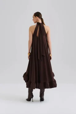 Malina naisten mekko, SABRINA HALTERNECK RUFFLED MAXI DRESS Tummanruskea