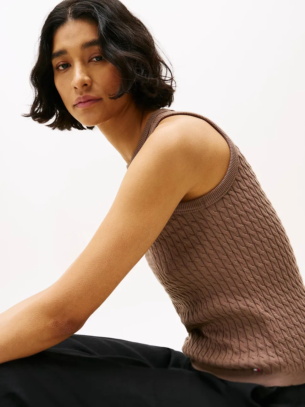 Tommy Hilfiger naisten hihaton neule, CO CABLE FINE SLIM SWEATER Tummanruskea